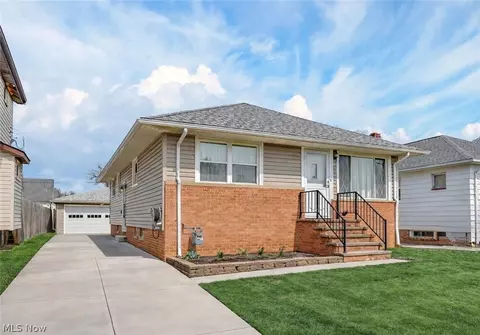6010 Virginia Ave, Parma, OH 44130
