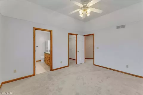 Bedroom - 1023 Gulf Rd, Elyria, OH 44035 photo 6 of 6