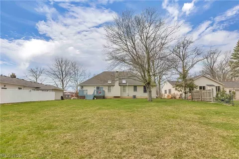 Exterior - 1023 Gulf Rd, Elyria, OH 44035 photo 5 of 7