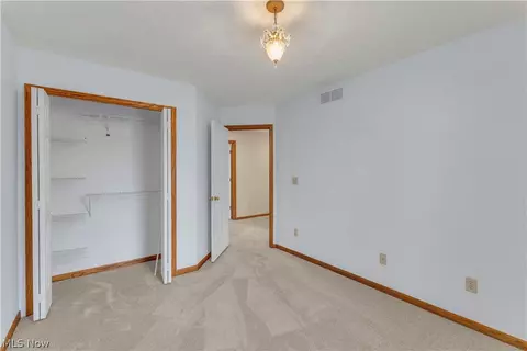 Bedroom - 1023 Gulf Rd, Elyria, OH 44035 photo 4 of 6