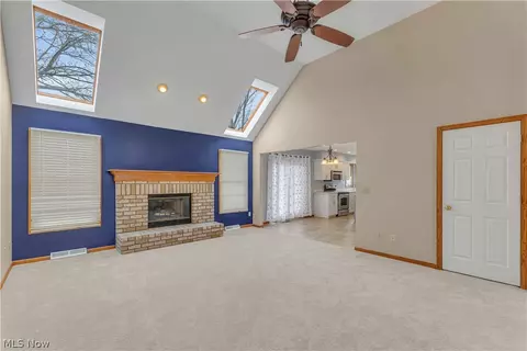 Living - 1023 Gulf Rd, Elyria, OH 44035 photo 2 of 6