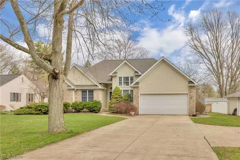 Exterior - 1023 Gulf Rd, Elyria, OH 44035 photo 7 of 7