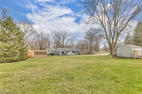 Exterior - 1023 Gulf Rd, Elyria, OH 44035 photo 4 of 7