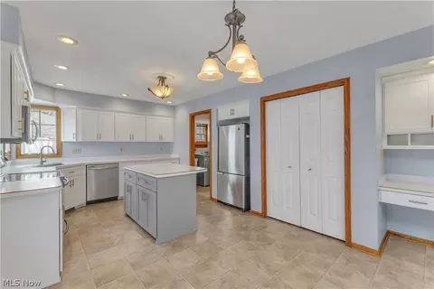 Kitchen - 1023 Gulf Rd, Elyria, OH 44035 photo 2 of 4