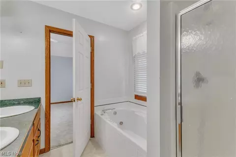 Bath - 1023 Gulf Rd, Elyria, OH 44035 photo 3 of 3