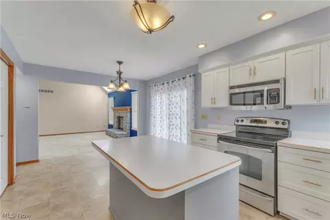 Kitchen - 1023 Gulf Rd, Elyria, OH 44035 photo 3 of 4