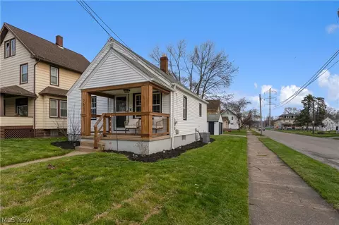 Exterior - 261 Sexton St, Struthers, OH 44471 photo 1 of 1
