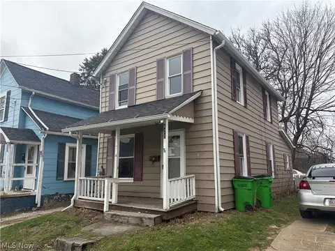 621 Creedmore Ave, Barberton, OH 44203