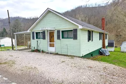 54312 Pipe Creek Rd, Jacobsburg, OH 43933