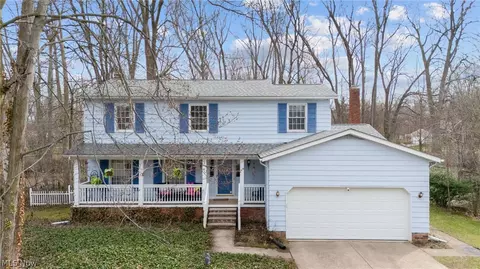 8343 Paddock Ct, Mentor, OH 44060