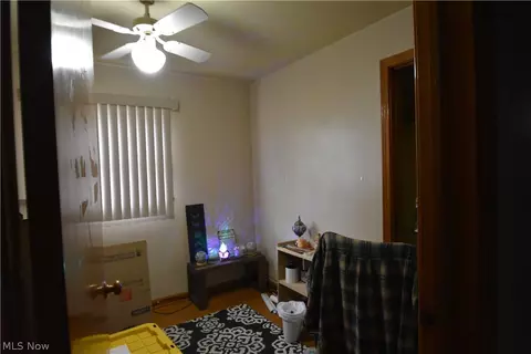 Bedroom - 189 Center St, Struthers, OH 44471 photo 3 of 5