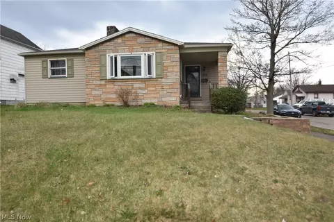 189 Center St, Struthers, OH 44471