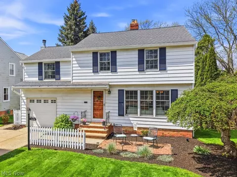 1274 Croyden Rd, Lyndhurst, OH 44124