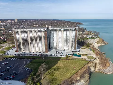 12900 Lake Ave #2005, Lakewood, OH 44107