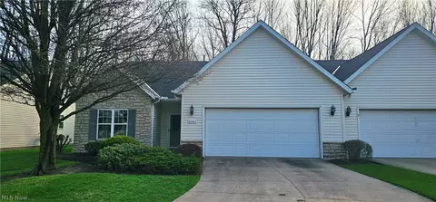 8783 Roberts Ct #22A, Olmsted Falls, OH 44138