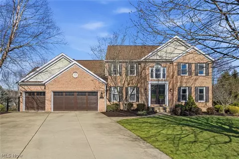 6625 Olde Stone Cir NE, Canton, OH 44721
