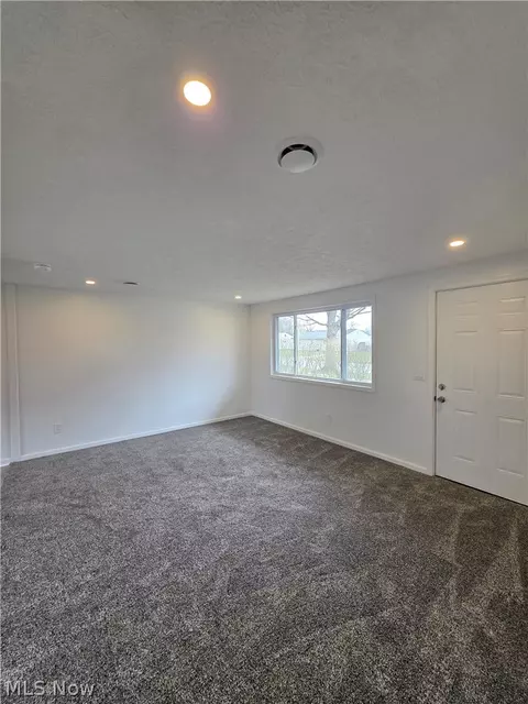 Living - 746 Delaware Ave, Elyria, OH 44035 photo 2 of 2