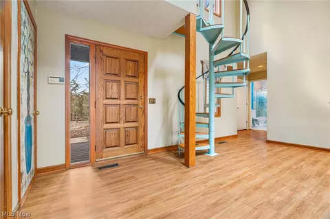 Entry Way - 1536 Baycrest Dr NW, Canton, OH 44708 photo 1 of 2