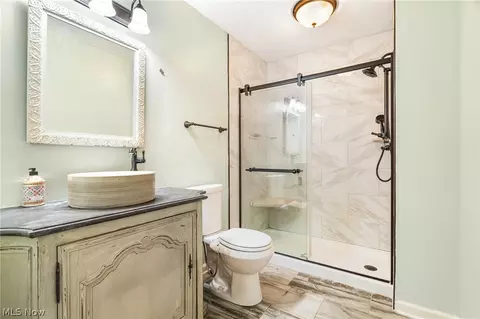 Bath - 1536 Baycrest Dr NW, Canton, OH 44708 photo 2 of 3