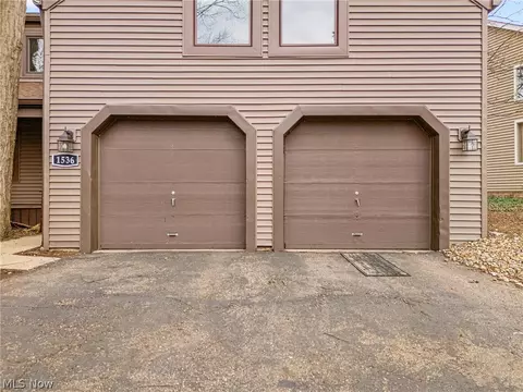 Exterior - 1536 Baycrest Dr NW, Canton, OH 44708 photo 4 of 12