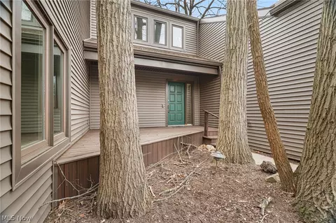 Exterior - 1536 Baycrest Dr NW, Canton, OH 44708 photo 5 of 12
