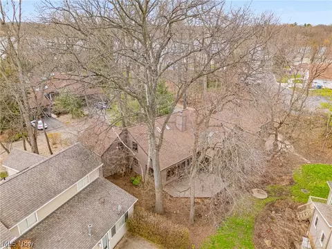 Exterior - 1536 Baycrest Dr NW, Canton, OH 44708 photo 10 of 12