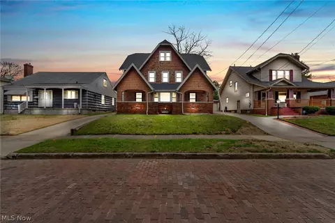 967 Oakland Ave, Akron, OH 44310