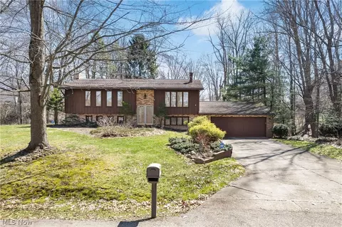 3586 Leafland St NW, Uniontown, OH 44685