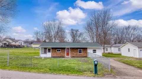 4321 30th St NE, Canton, OH 44705