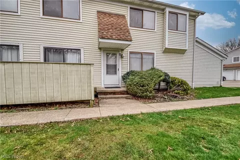 5542 Bretton Ct #A, Willoughby, OH 44094