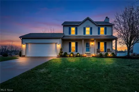 5704 Halwick Dr, Ravenna, OH 44266