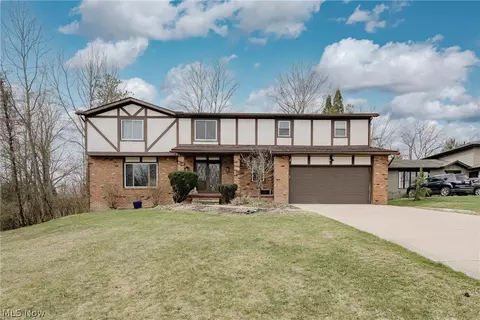 5875 Deepwood Trl, Solon, OH 44139