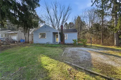 1016 Riverside Dr, Painesville, OH 44077