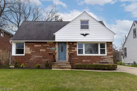 5404 Beacon Rd, Lyndhurst, OH 44124