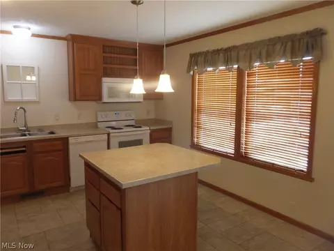 330 Gemini Dr, Dover, OH 44622 photo 15