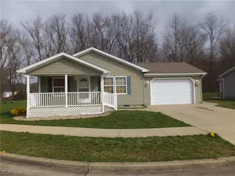 330 Gemini Dr, Dover, OH 44622
