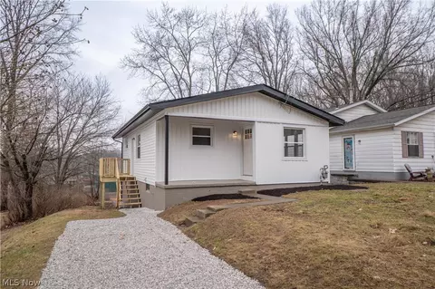 275 20th St SE, Massillon, OH 44646
