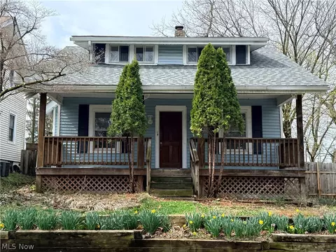 1282 Sawyer Ave, Akron, OH 44310