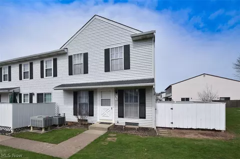 6577 Liberty Bell Dr #C20, Brook Park, OH 44142