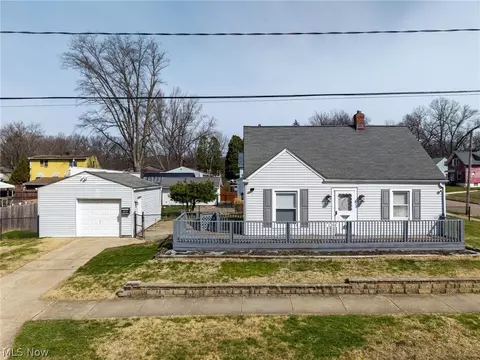 1293 Tioga Ave, Akron, OH 44305