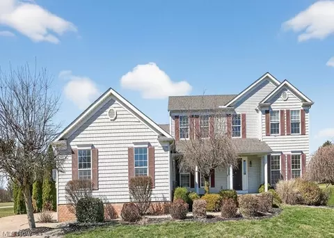 6740 Bridgestone Cir NE, Canton, OH 44721