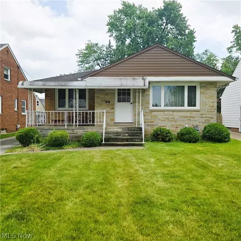 8201 Manorford Dr, Parma, OH 44129