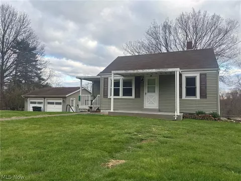 2610 Ridge Rd, South Zanesville, OH 43701