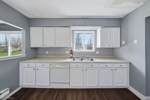 508 Wood St, Elyria, OH 44035 photo 9