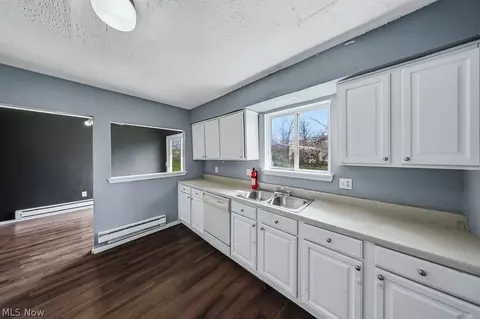 508 Wood St, Elyria, OH 44035 photo 7