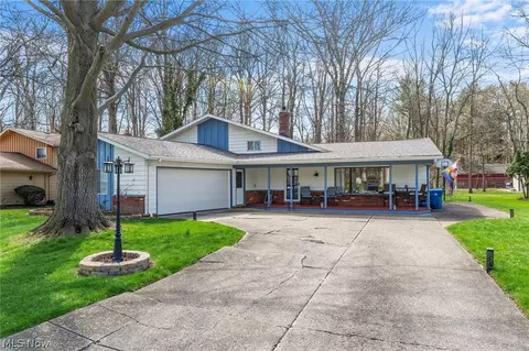 27491 Linwood Cir, North Olmsted, OH 44070