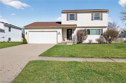 436 Bayberry Dr, Elyria, OH 44035