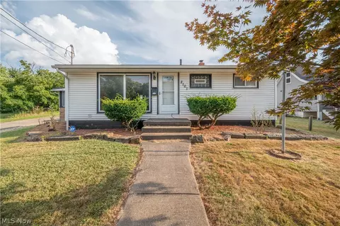 2101 Cherry Hill Ave, Youngstown, OH 44509