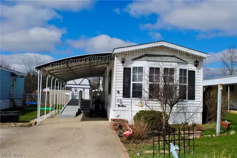 1166 Lafayette Rd #H11, Medina, OH 44256