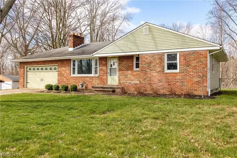 239 Habant Dr, Amherst, OH 44001